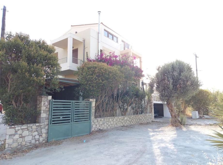 Sofita Di Sofo Apartment คอสทาวน์ ภายนอก รูปภาพ